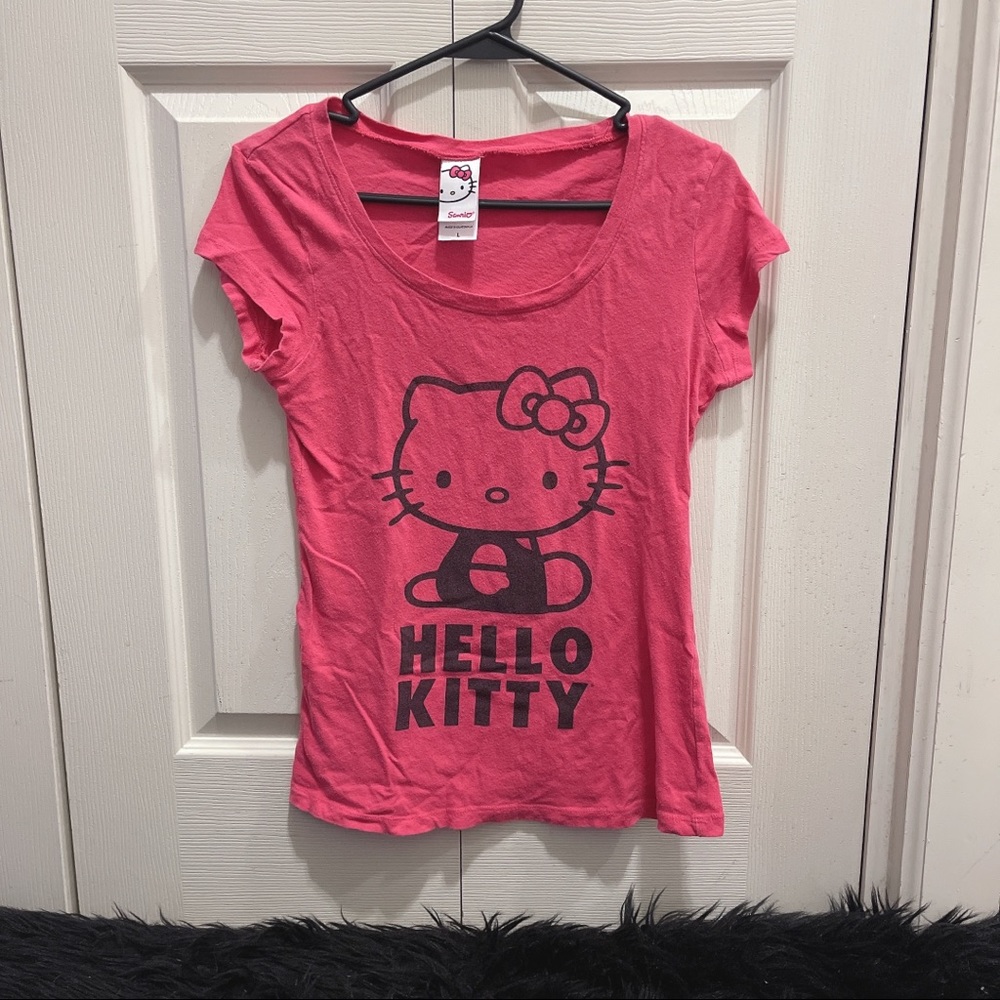 L | Hello Kitty Graphic Tee
